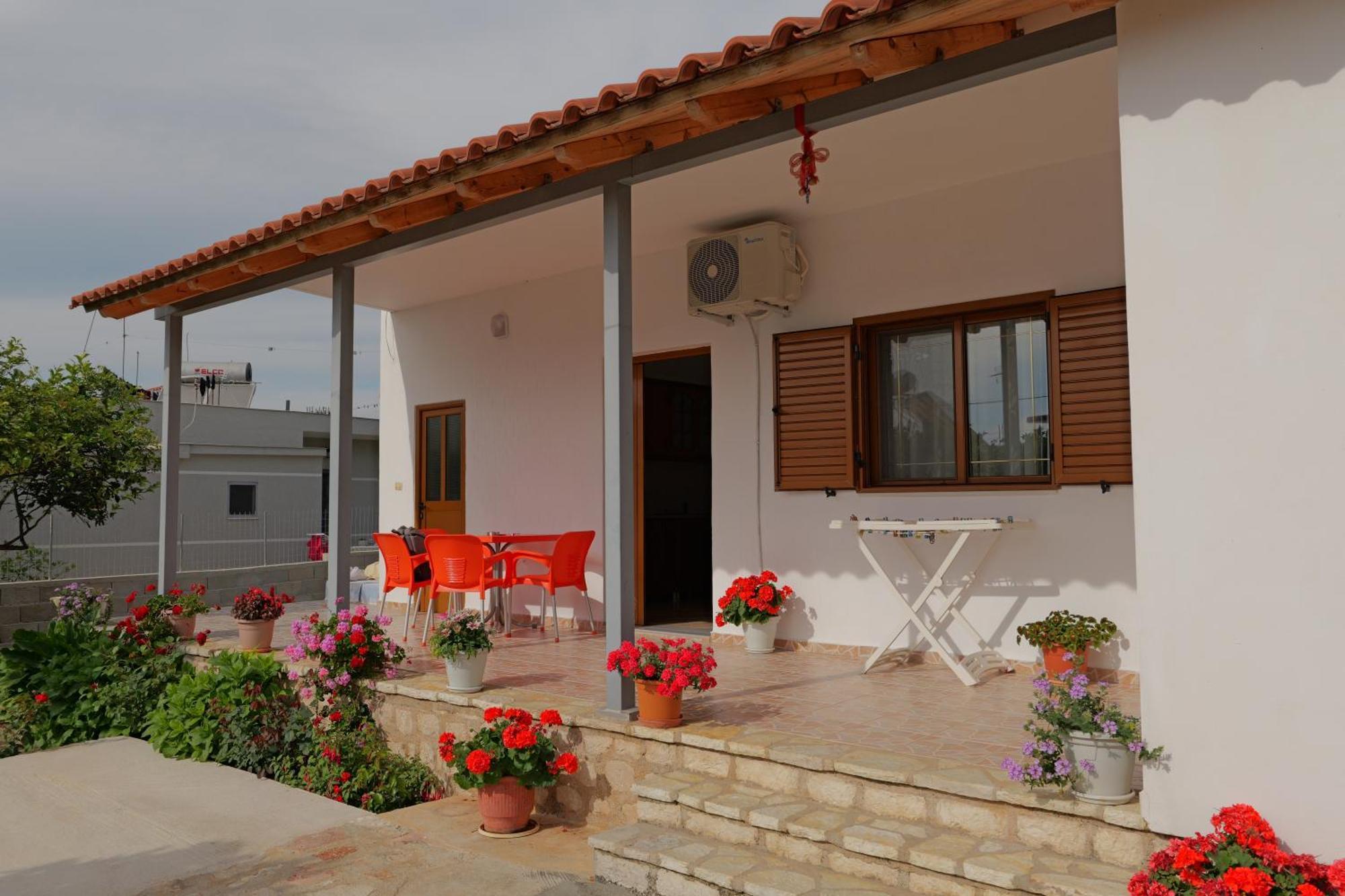 Brahimi Guest House Ksamil Bagian luar foto