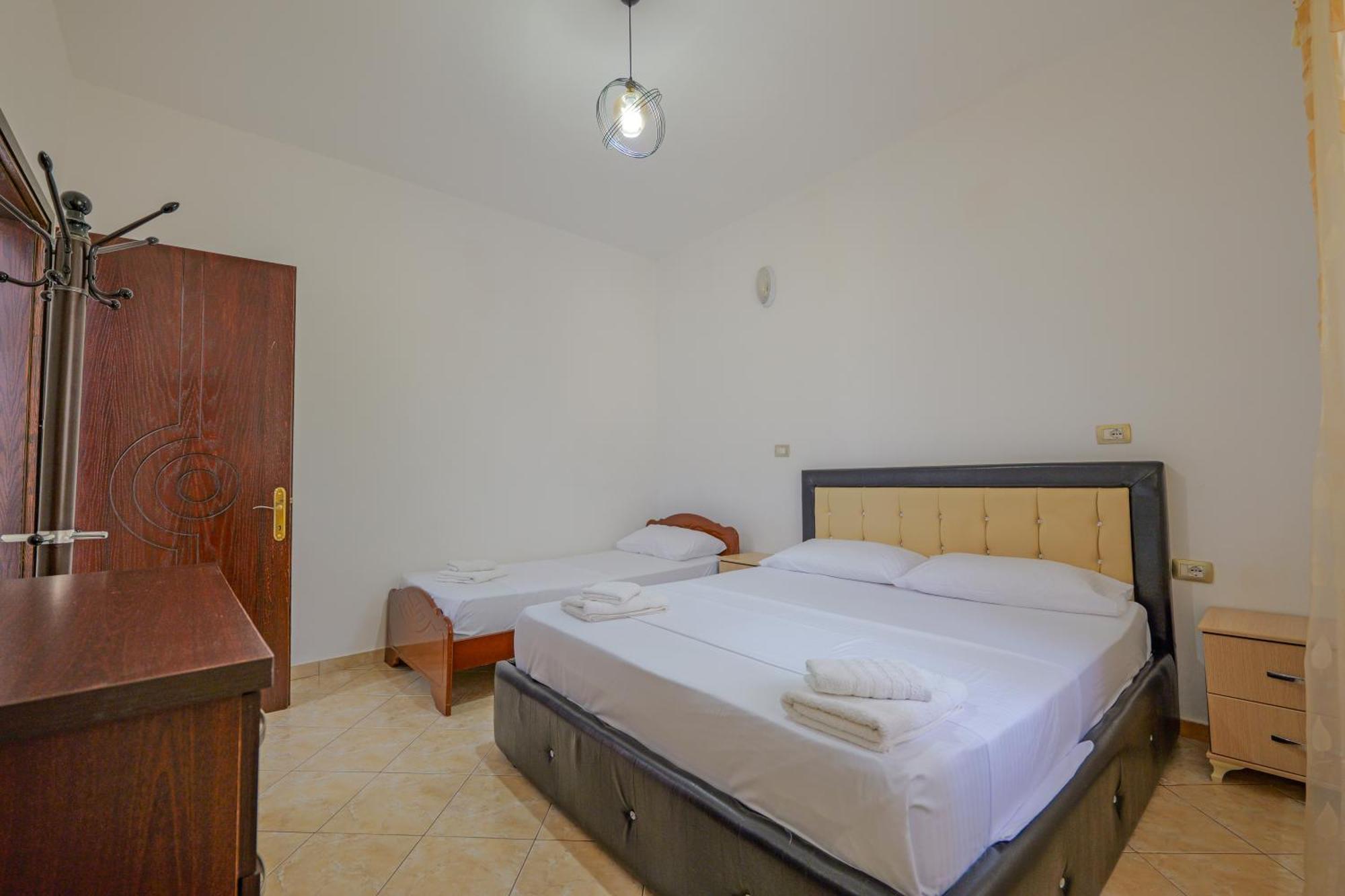 Brahimi Guest House Ksamil Bagian luar foto