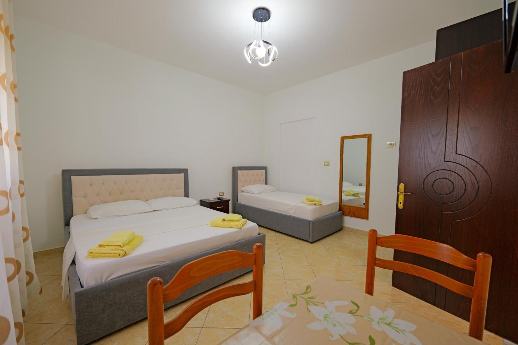 Brahimi Guest House Ksamil Bagian luar foto