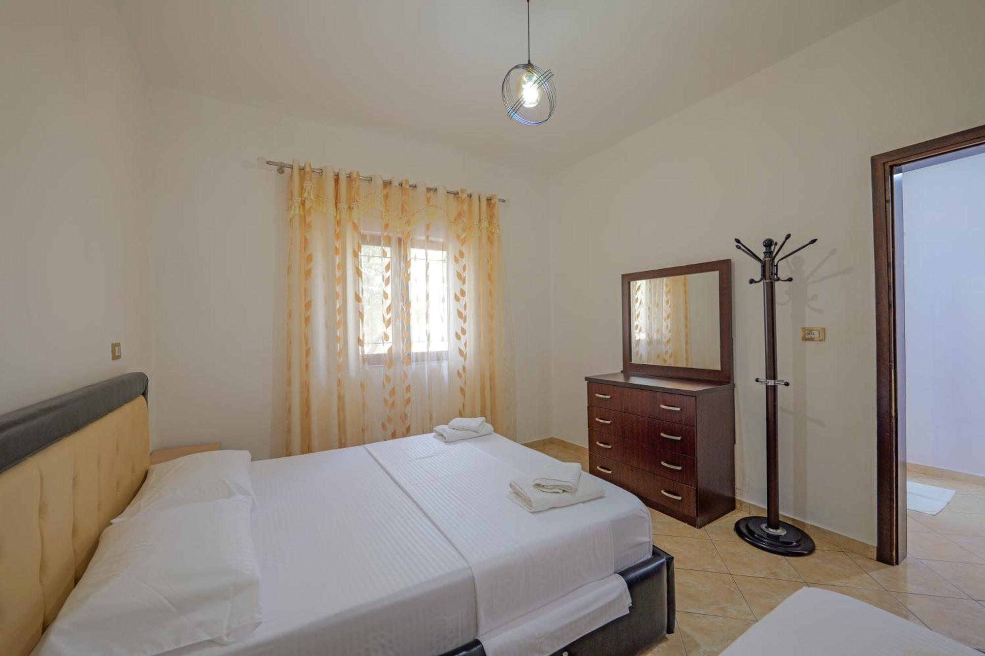 Brahimi Guest House Ksamil Bagian luar foto