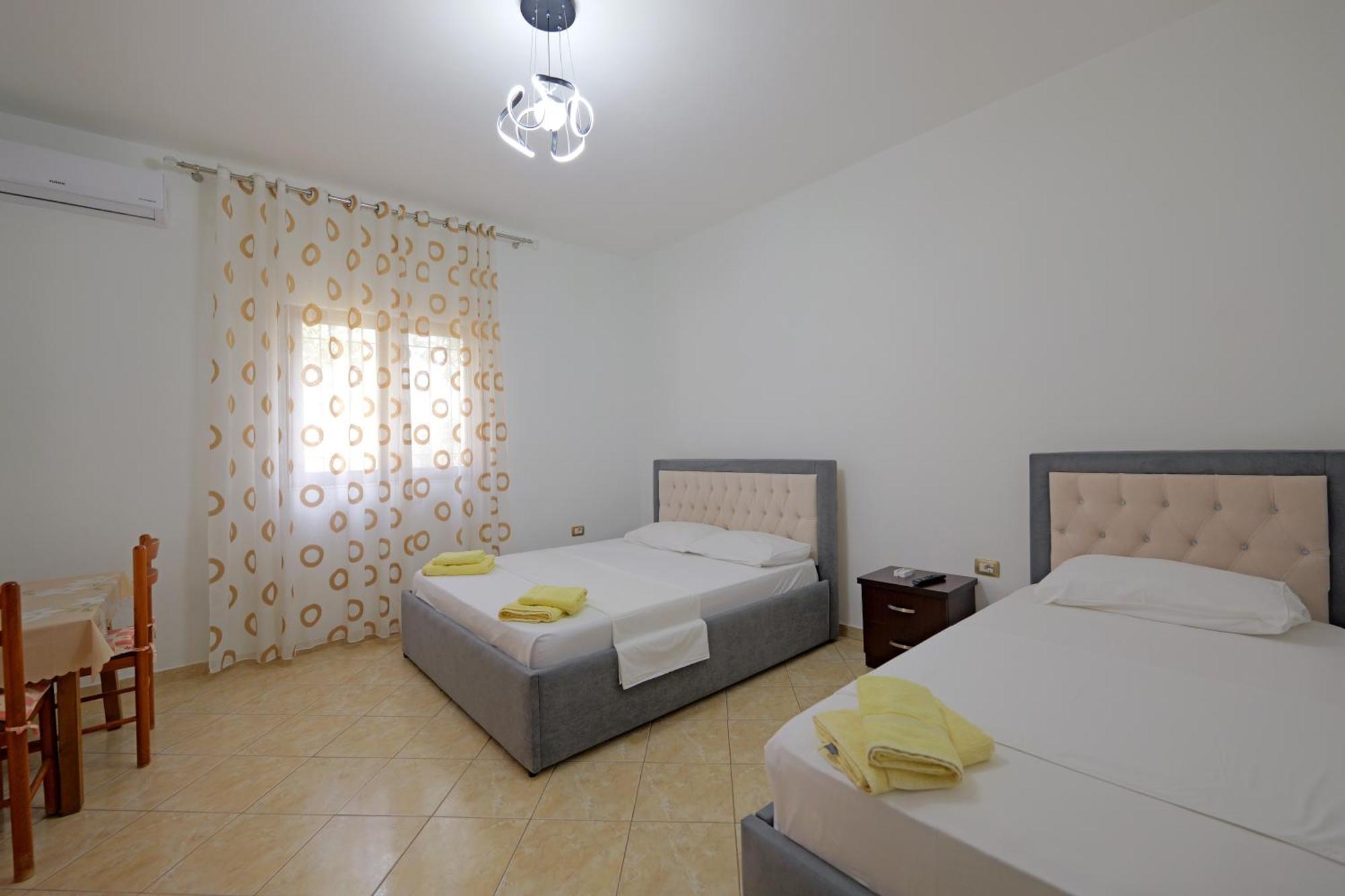 Brahimi Guest House Ksamil Bagian luar foto