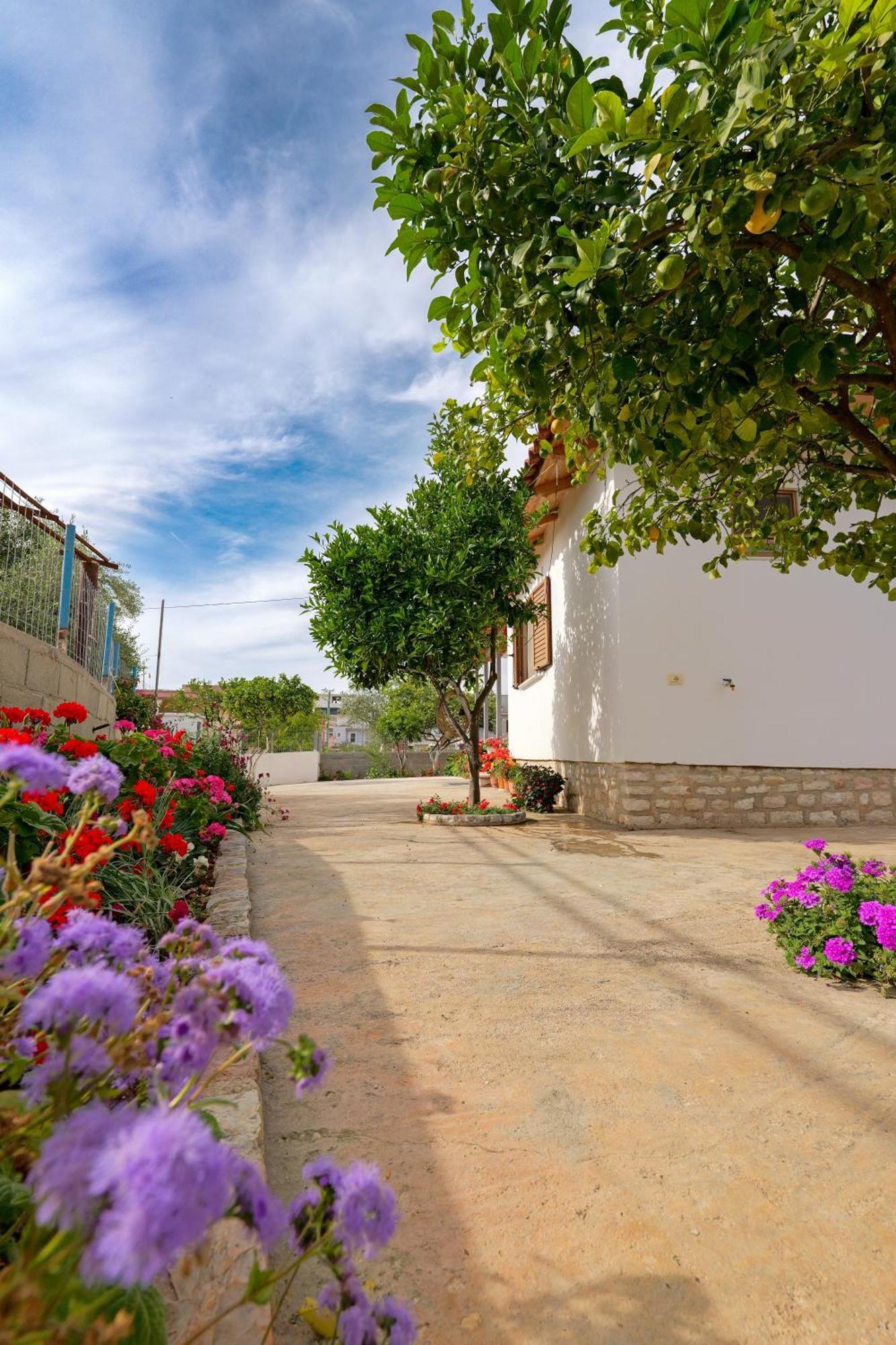 Brahimi Guest House Ksamil Bagian luar foto